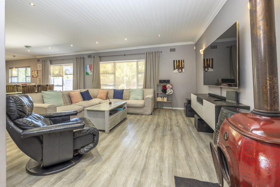 4 Bedroom Property for Sale in Welgemoed Western Cape